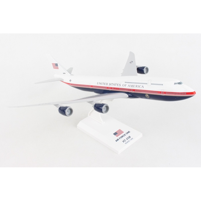 SKYMARKS SKR1069 Air Force One 747-8 1/250 (VC25B) #30000