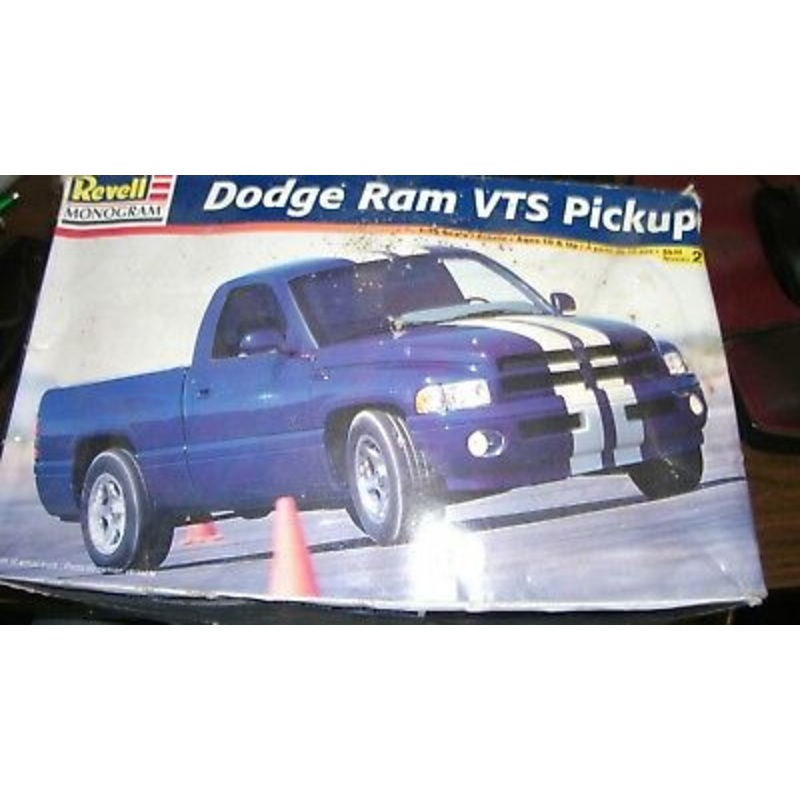 REVELL 85-7617 1/25 Dodge Ram VTS Show Truck