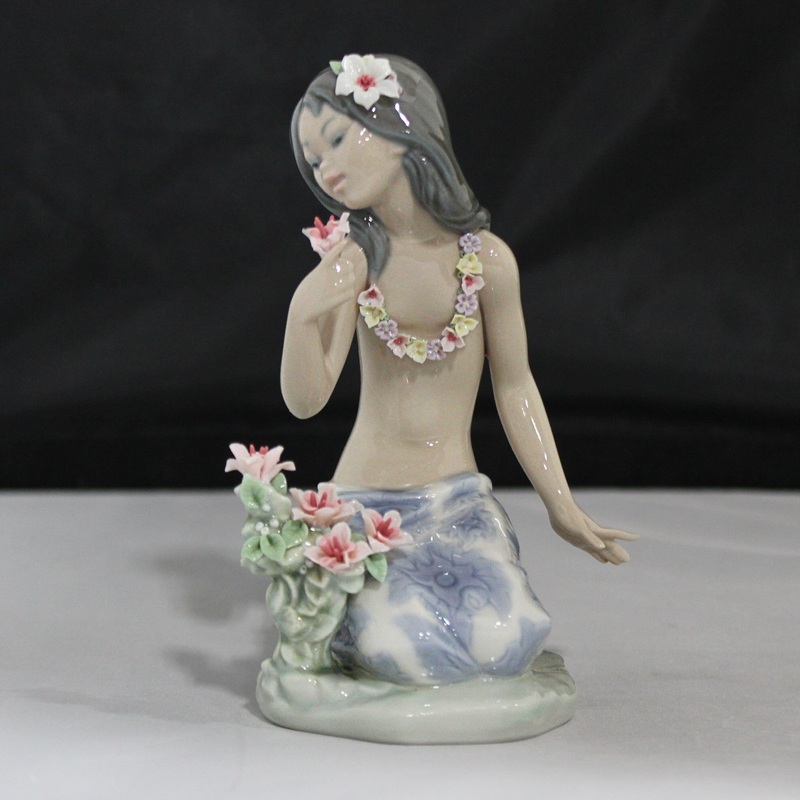 Vintage Lladro 'In a Tropical Garden' Figurine | Broken flowers