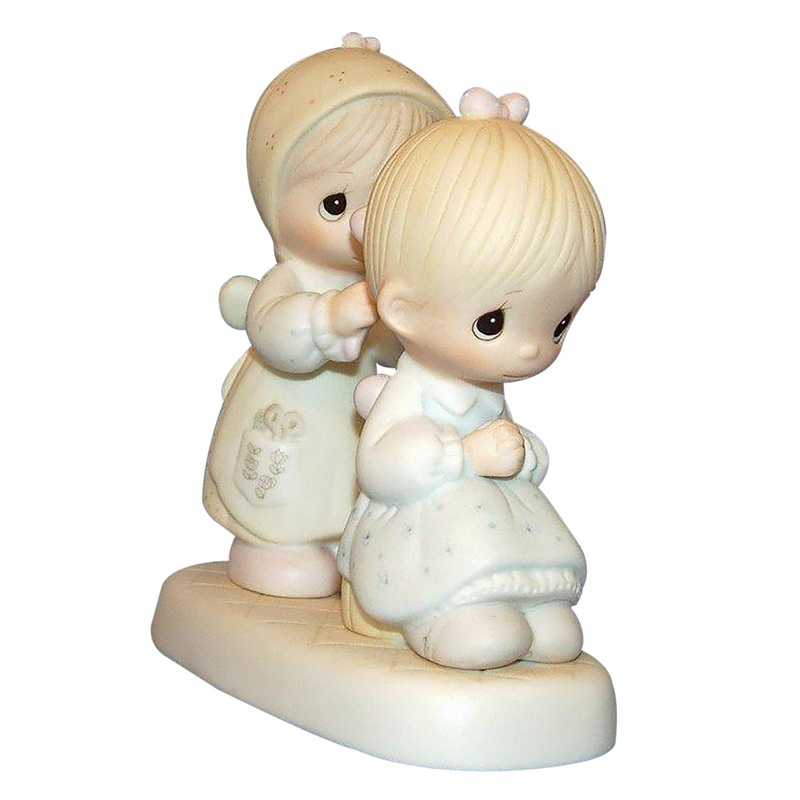 Precious Moments: E-2825 To a Very Special Sister