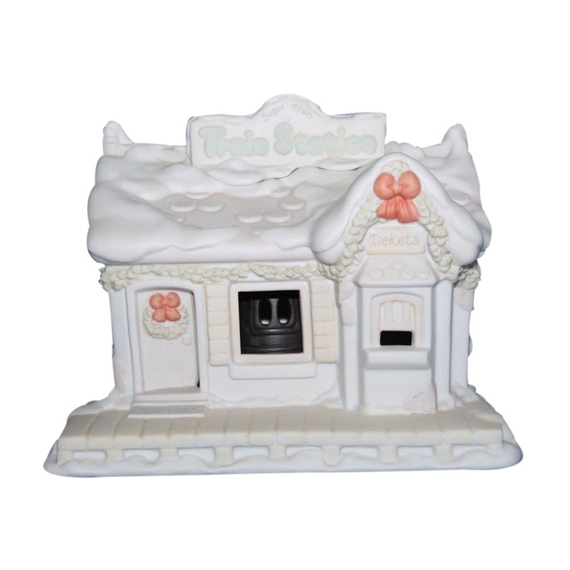 Precious Moments: 150150 Train Station Night Light | Sugar Town Addition