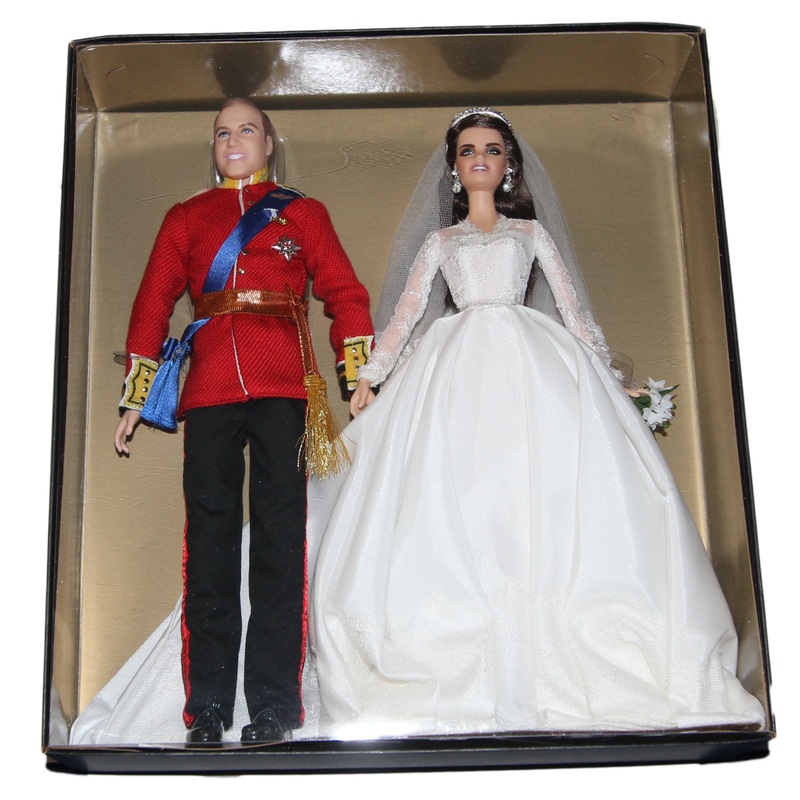 2011 Royal Wedding Gift Set - Willaim & Catherine Barbie  (W3432)